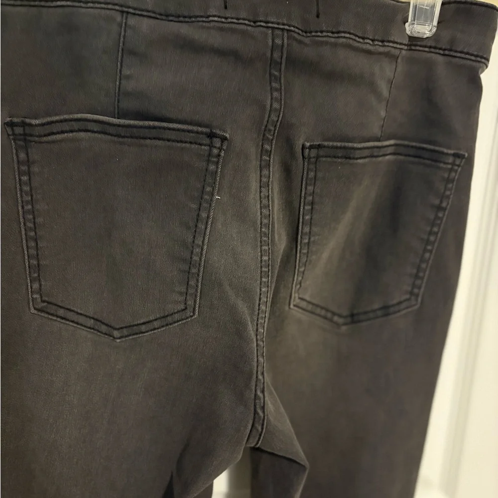 Women's Black Flared Jeans - Picture 4 of 5